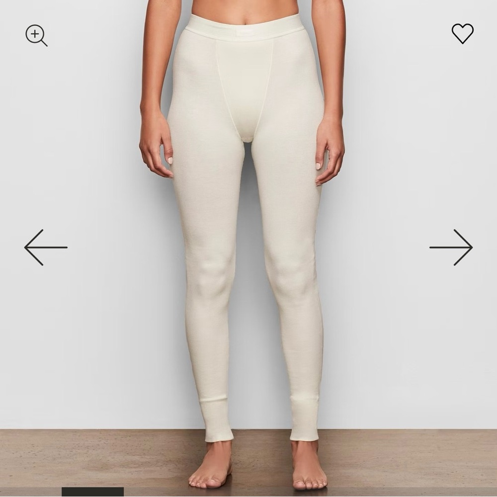 Skims cotton ribbed legging in “bone” size S